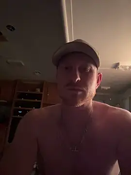 bigred0808 online show from 04/01/26, 07:31