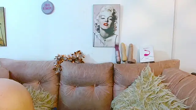 Snapshot of hinataleecs chatting on 01/23/25, 04:19 hinataleecs online show from 01/23/25, 04:19