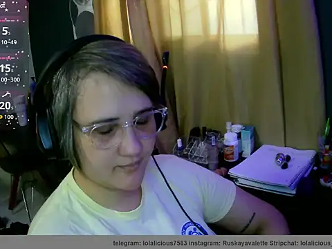 Snapshot of lolalicious_7583 chatting on 02/15/26, 01:52 lolalicious 7583 online show from 02/15/26, 01:52