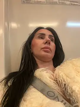 Snapshot of AnaRhodes chatting on 03/10/25, 08:26 AnaRhodes online show from 03/10/25, 08:26