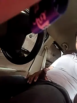 Snapshot of Mmm992170 chatting on 02/14/25, 11:31 Mmm992170 online show from 02/14/25, 11:31