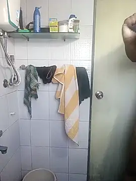 Snapshot of Mmm992170 chatting on 02/15/25, 05:51 Mmm992170 online show from 02/15/25, 05:51