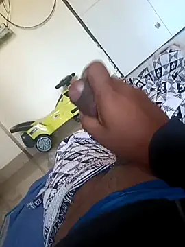 Snapshot of Mmm992170 chatting on 02/17/25, 04:53 Mmm992170 online show from 02/17/25, 04:53