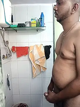 Snapshot of Mmm992170 chatting on 02/28/25, 12:42 Mmm992170 online show from 02/28/25, 12:42