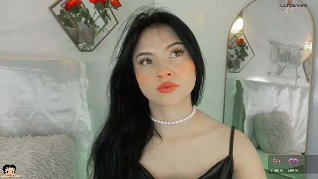 Snapshot of _Rouse_v chatting on 09/20/25, 02:29  Rouse v online show from 09/20/25, 02:29