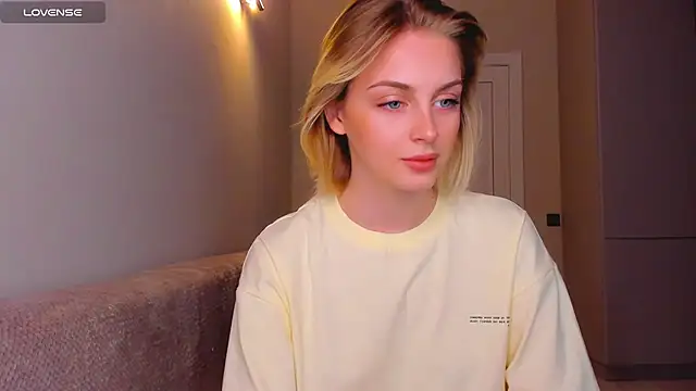 Snapshot of pretty_girlnextdoor chatting on 12/05/24, 06:00 pretty girlnextdoor online show from 12/05/24, 06:00