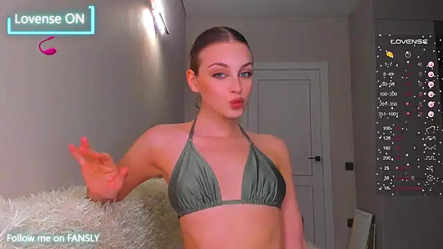 Snapshot of pretty_girlnextdoor chatting on 03/01/25, 06:32 pretty girlnextdoor online show from 03/01/25, 06:32