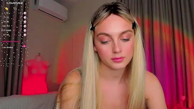 Snapshot of pretty_girlnextdoor chatting on 09/12/25, 08:42 pretty girlnextdoor online show from 09/12/25, 08:42