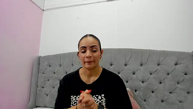 Valesskahall online show from 12/15/25, 11:47