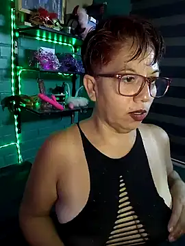 TRISH MILF online show from 01/06/25, 12:59