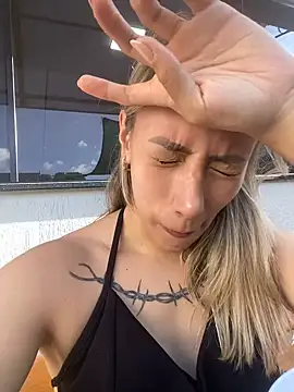 loira messi online show from 03/03/25, 07:49