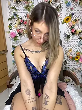 Snapshot of loira_messi chatting on 05/23/26, 05:01 loira messi online show from 05/23/26, 05:01