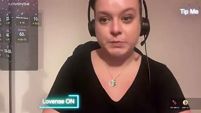 NaughtyWifeUK online show from 12/29/24, 04:19