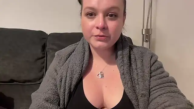 NaughtyWifeUK online show from 03/11/25, 11:59