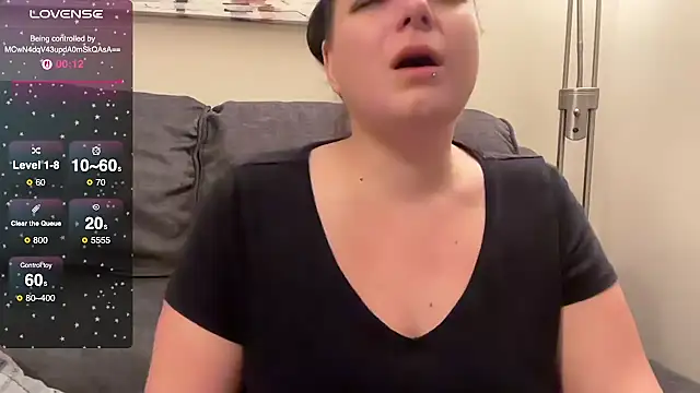 NaughtyWifeUK online show from 11/16/25, 01:44