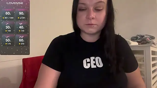 NaughtyWifeUK online show from 04/22/26, 12:35