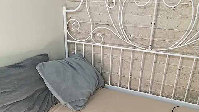 GiselleParton online show from 12/28/24, 02:21