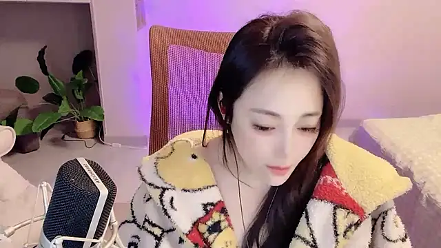 Daisy-77 online show from 12/04/25, 06:16