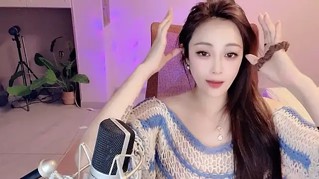 Daisy-77 online show from 02/18/26, 05:53