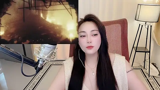 Snapshot of Daisy-77 chatting on 06/26/26, 01:15 Daisy-77 online show from 06/26/26, 01:15