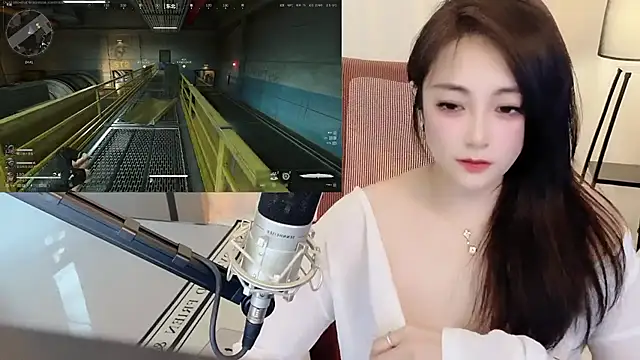 Snapshot of Daisy-77 chatting on 07/09/26, 02:10 Daisy-77 online show from 07/09/26, 02:10