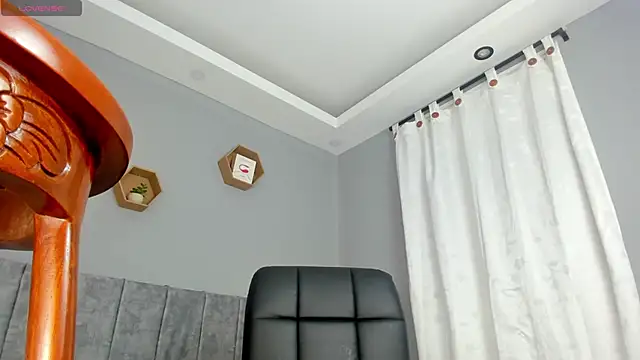 Chloe narcise online show from 02/04/25, 06:04