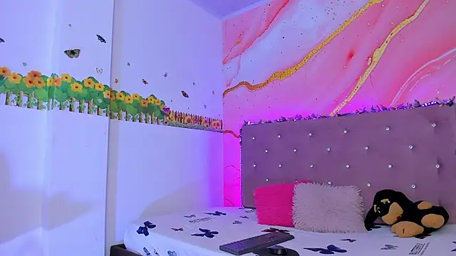 Daisy  rose online show from 02/12/25, 11:07