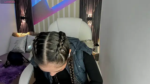 emily layton online show from 02/06/25, 02:26