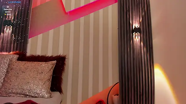 emily layton online show from 03/22/25, 04:04