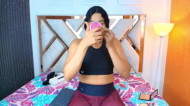 Alison Chan  online show from 10/10/25, 01:54