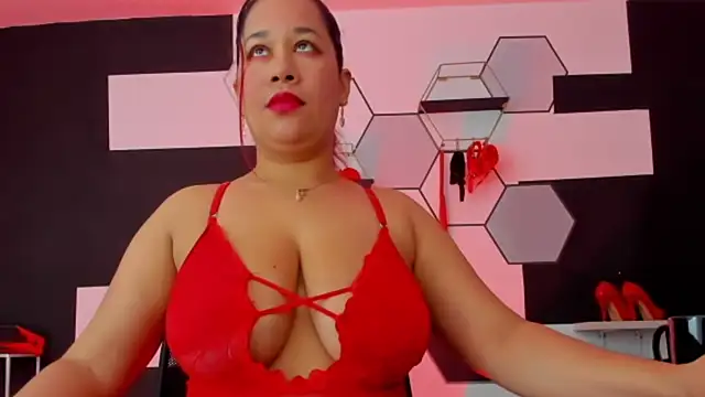 Snapshot of alondrabigtits chatting on 01/07/25, 12:20 alondrabigtits online show from 01/07/25, 12:20
