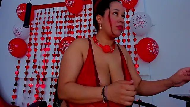 Snapshot of alondrabigtits chatting on 02/13/25, 12:54 alondrabigtits online show from 02/13/25, 12:54