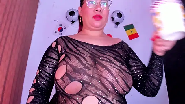 Snapshot of alondrabigtits chatting on 07/11/26, 12:08 alondrabigtits online show from 07/11/26, 12:08