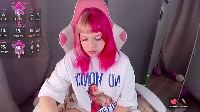 Snapshot of MonikaMayson chatting on 03/21/25, 11:56 MonikaMayson online show from 03/21/25, 11:56