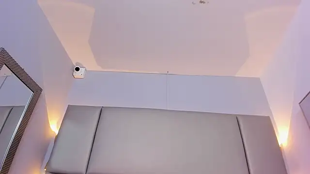 tifanyhills  online show from 01/10/25, 01:42