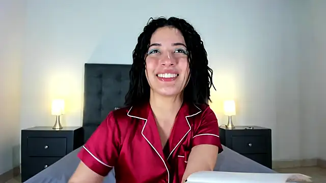 Snapshot of RileySkye chatting on 12/22/24, 09:00 RileySkye online show from 12/22/24, 09:00