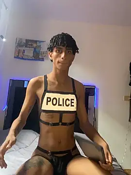 derreck models online show from 02/10/26, 08:24