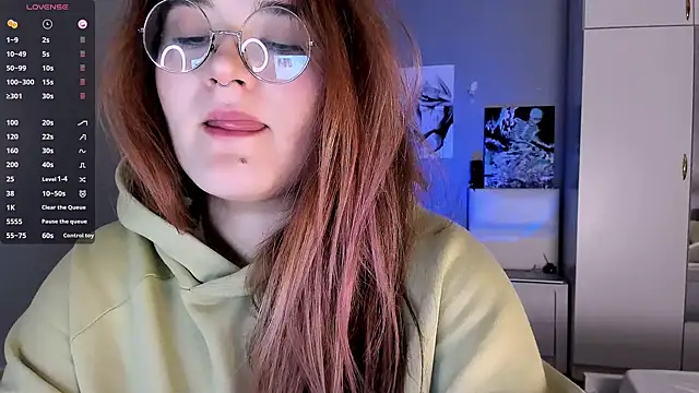 Snapshot of July_Slowdive chatting on 12/03/24, 03:11 July Slowdive online show from 12/03/24, 03:11