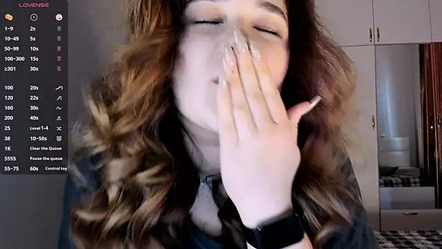 Snapshot of July_Slowdive chatting on 01/28/25, 11:17 July Slowdive online show from 01/28/25, 11:17