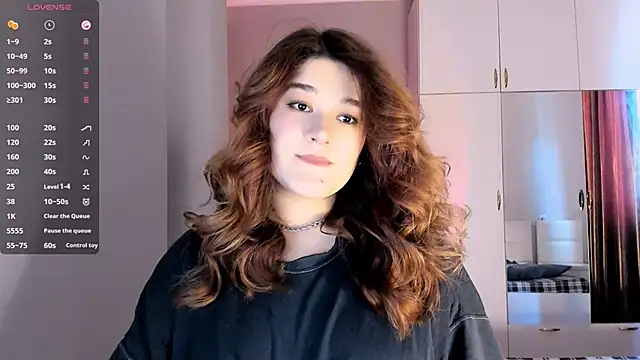 Snapshot of July_Slowdive chatting on 01/30/25, 09:04 July Slowdive online show from 01/30/25, 09:04