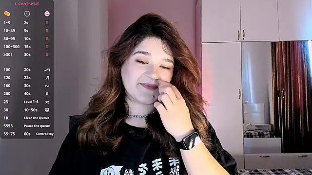 Snapshot of July_Slowdive chatting on 01/31/25, 11:56 July Slowdive online show from 01/31/25, 11:56