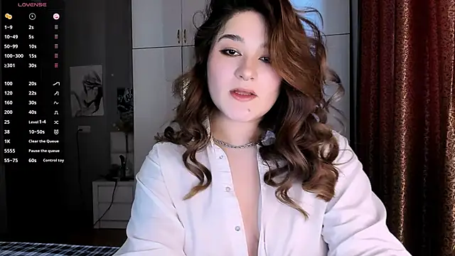 Snapshot of July_Slowdive chatting on 03/13/25, 11:08 July Slowdive online show from 03/13/25, 11:08