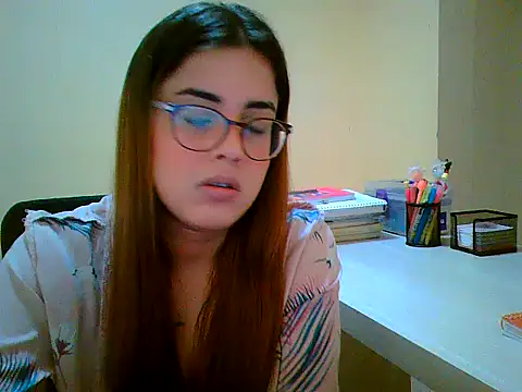 maliamiller online show from 10/10/25, 07:51