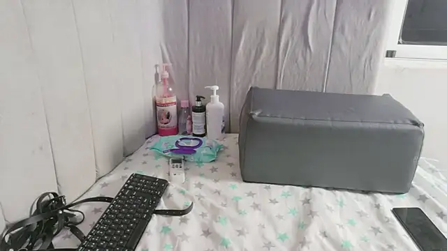 celeste jhons online show from 04/14/26, 10:16