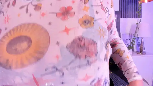 isabela fox online show from 10/19/25, 02:45