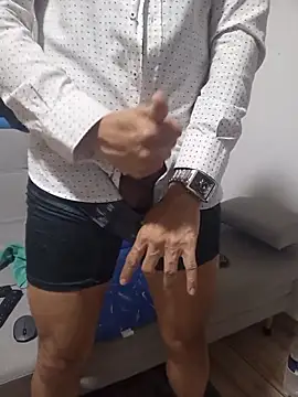 latinmartin73 online show from 11/11/25, 12:43