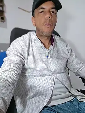 latinmartin73 online show from 04/29/26, 01:43