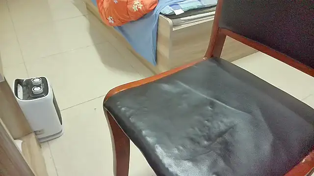 huzi518 online show from 03/04/25, 01:28