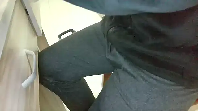 huzi518 online show from 03/17/25, 01:29