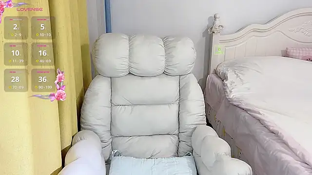 Caitlyn   online show from 10/22/25, 11:32